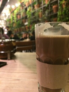 café com gengibre no le pain quotidien