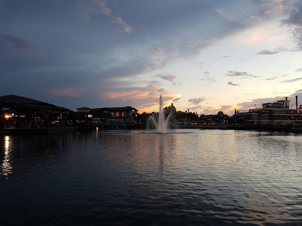 Disney Springs no final do dia