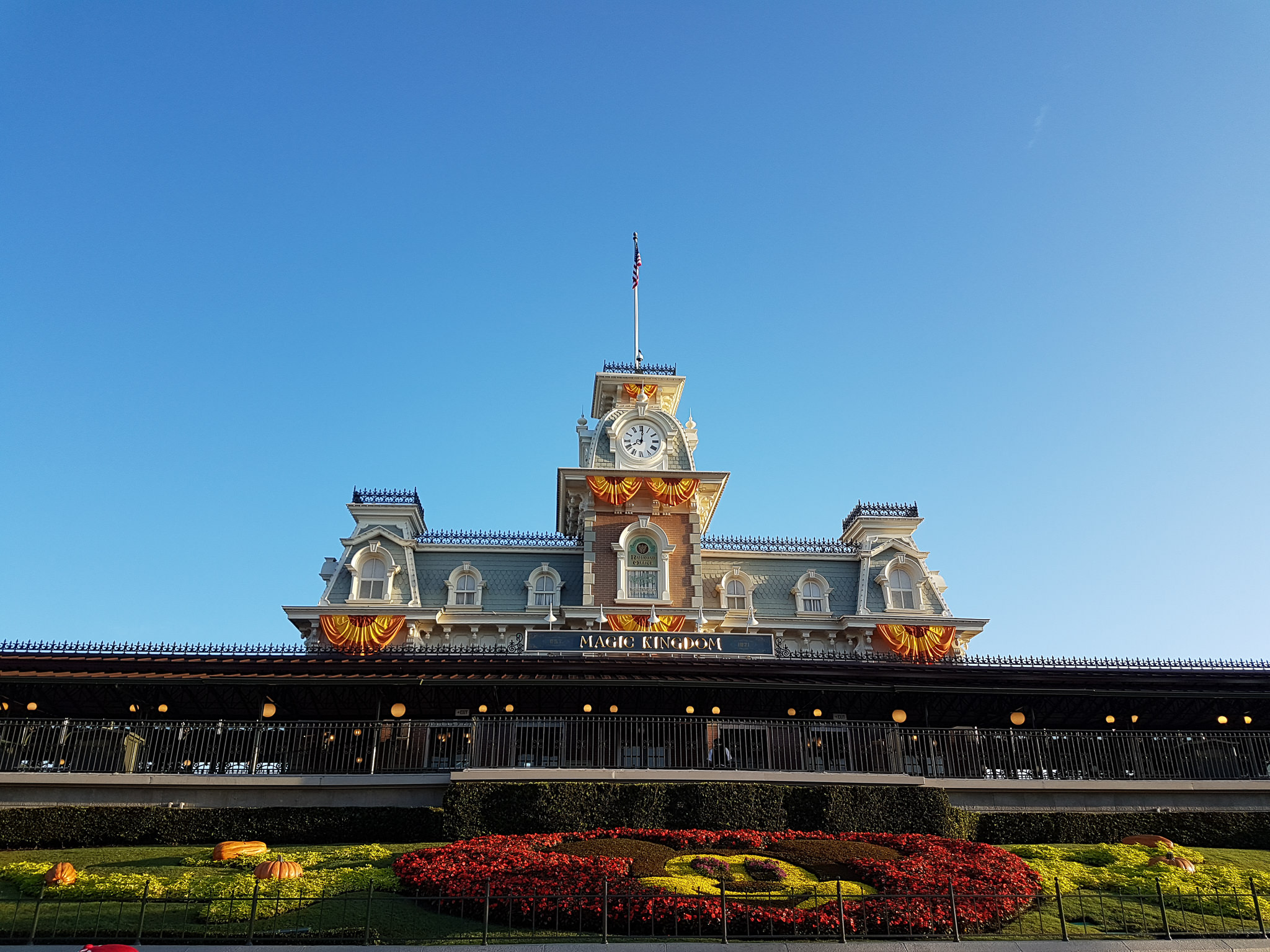 Magic Kingdom Main Street Railroad Station, Walt Disney dev…