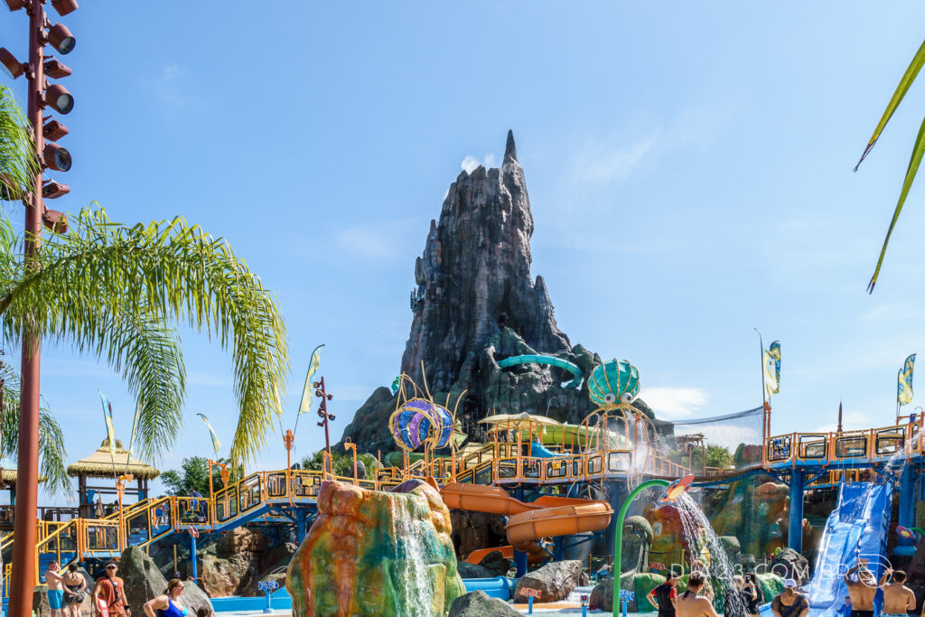 atração runamukka reef criança volcano bay