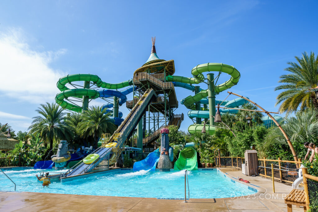 atração taniwha tubes volcano bay